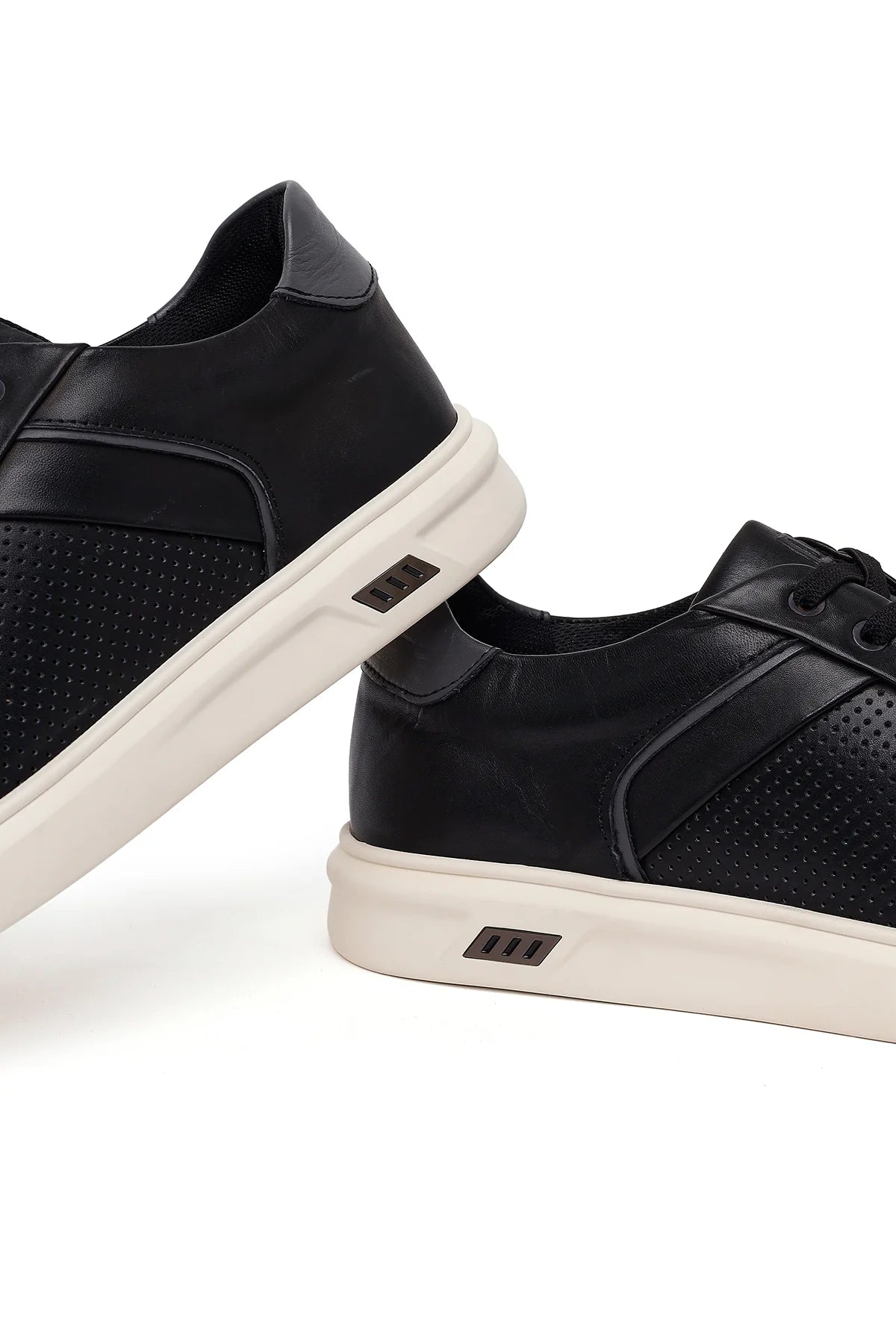 Erkek Siyah Bağcıklı Kalın Tabanlı Deri Sneaker