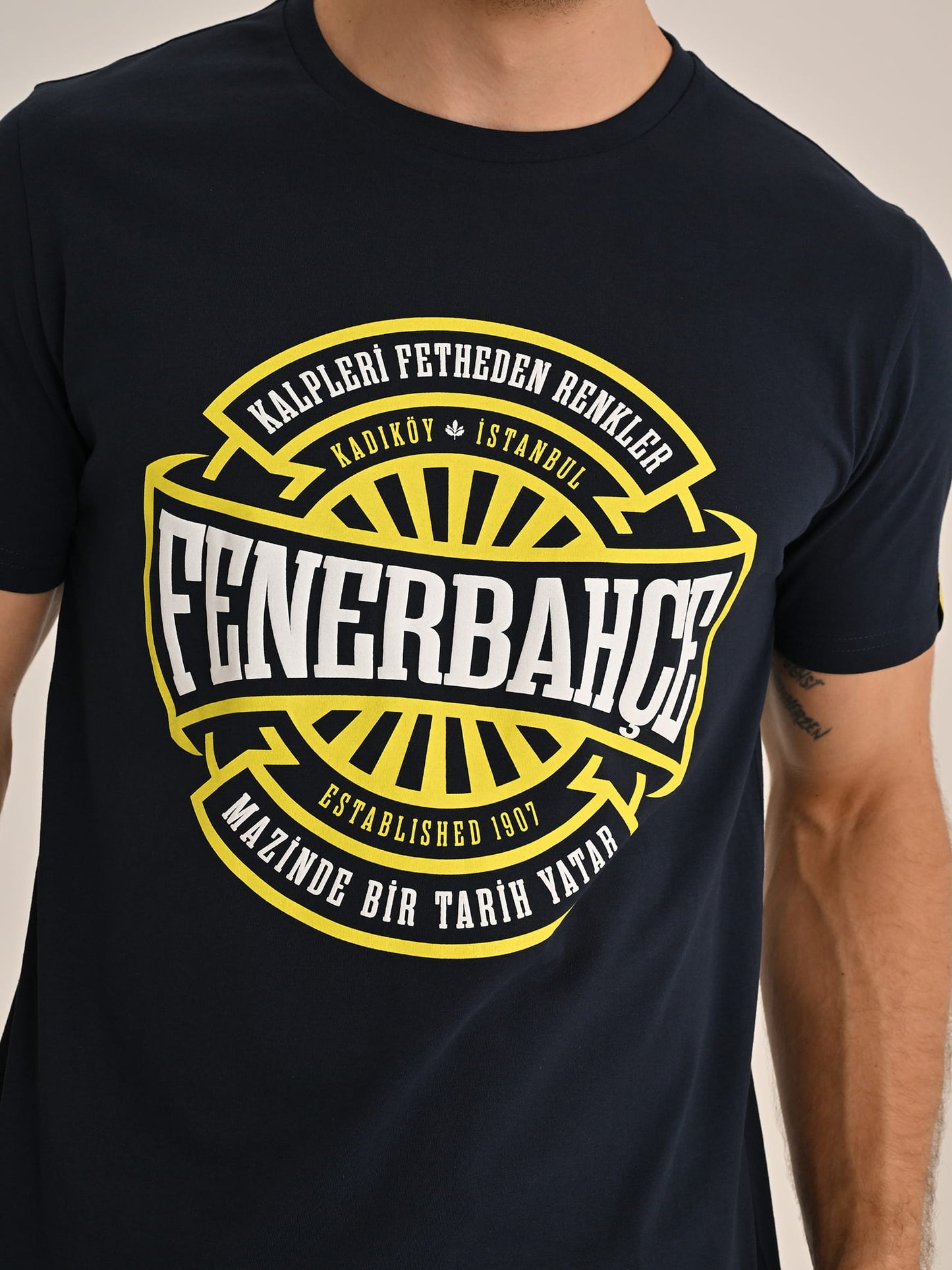 Fenerbahçe Lacivert Tribün Kalpleri Fetheden Renkler Erkek Tshirt