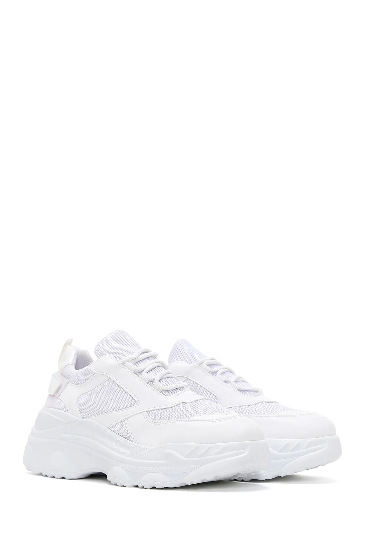 Kadın Beyaz Bağcıklı Kalın Tabanlı Sneaker