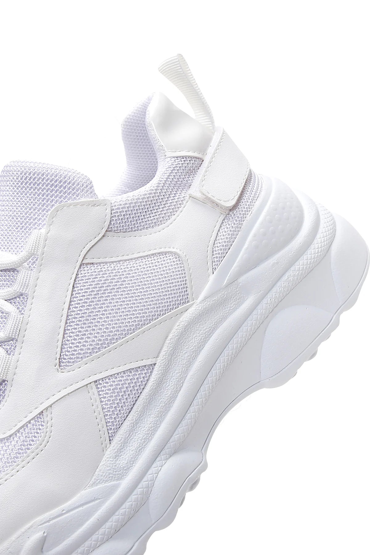 Kadın Beyaz Bağcıklı Kalın Tabanlı Sneaker