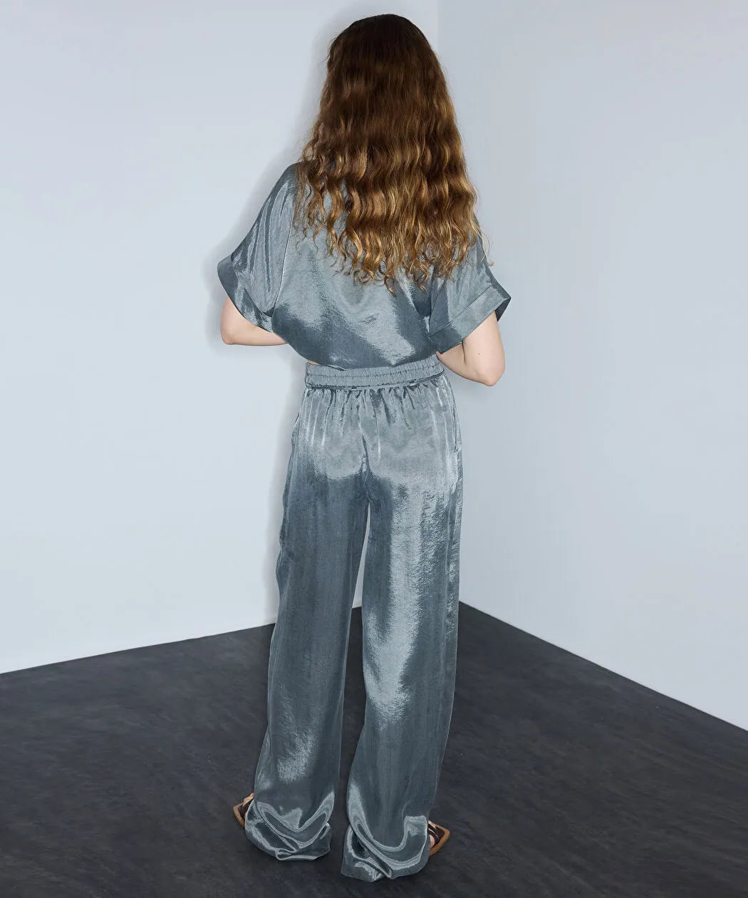 Gri Parlak Dokulu Wide Leg Pantolon Is1260003245005 | Ipekyol