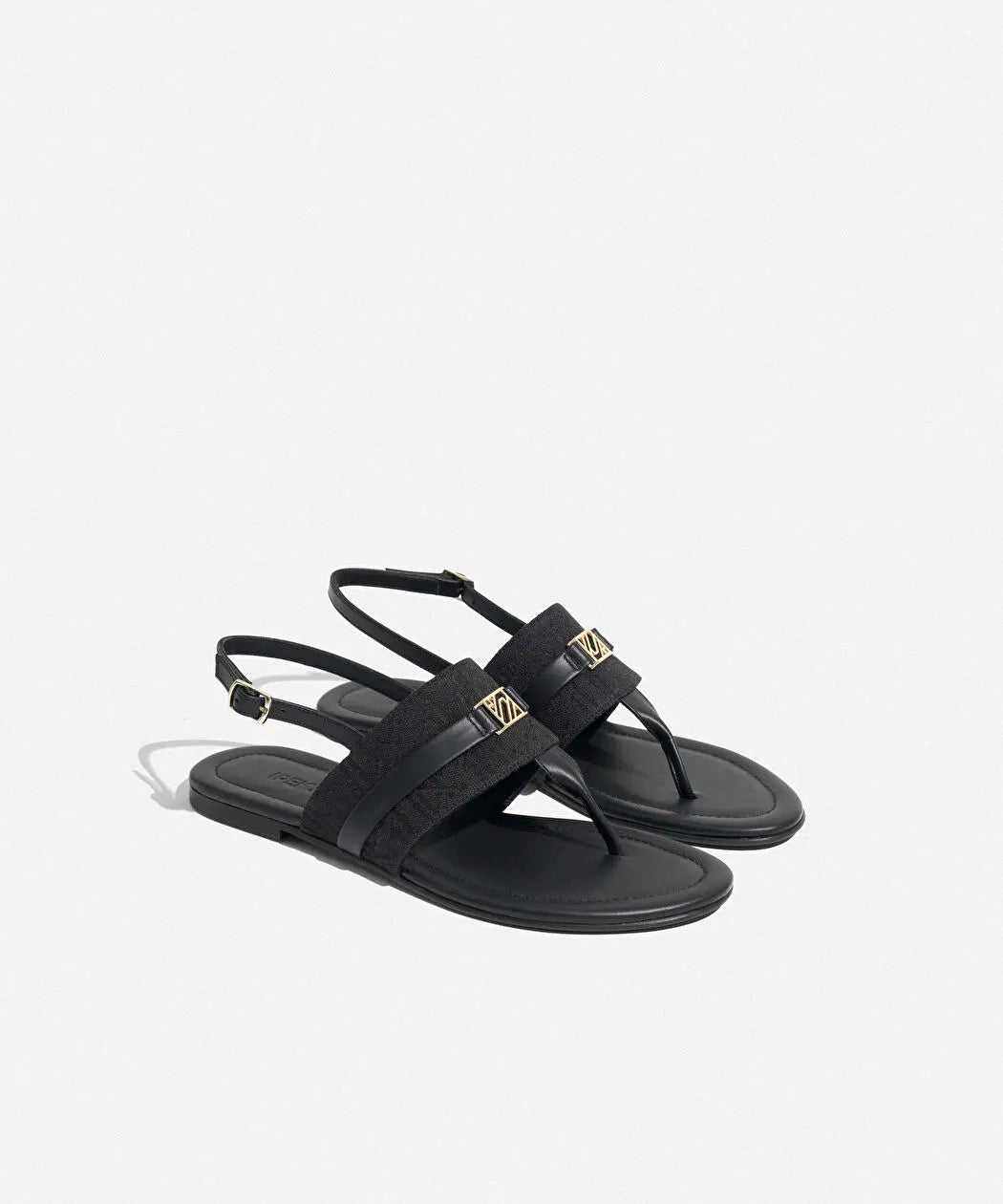 Siyah Metal Tokalı Monogram Jakarlı Sandalet I00000033004001 | Ipekyol