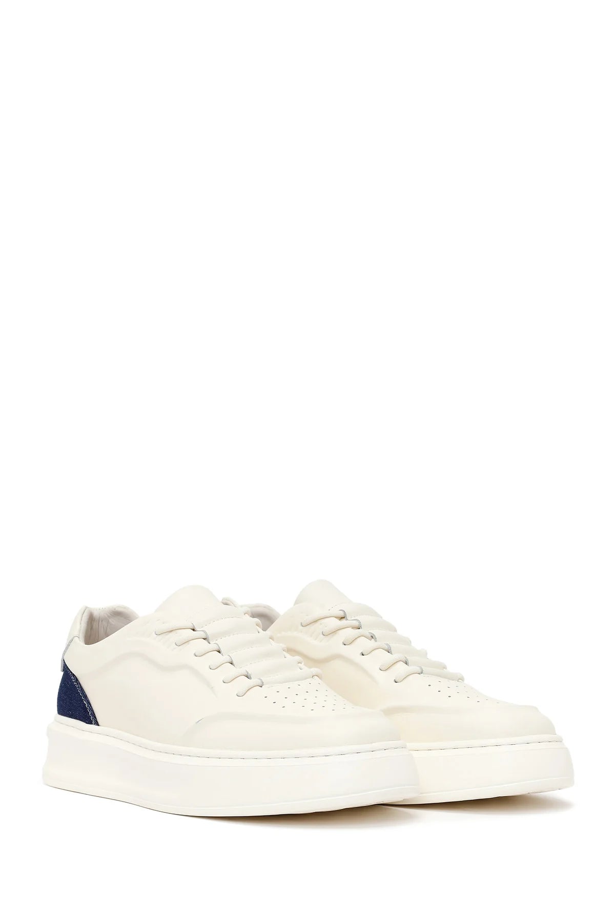 Erkek Beyaz Bağcıklı Kalın Tabanlı Deri Sneaker
