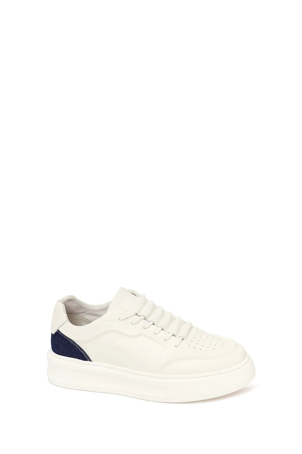 Erkek Beyaz Bağcıklı Kalın Tabanlı Deri Sneaker