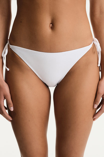 Beyaz Ava Bikini Bikini Altı