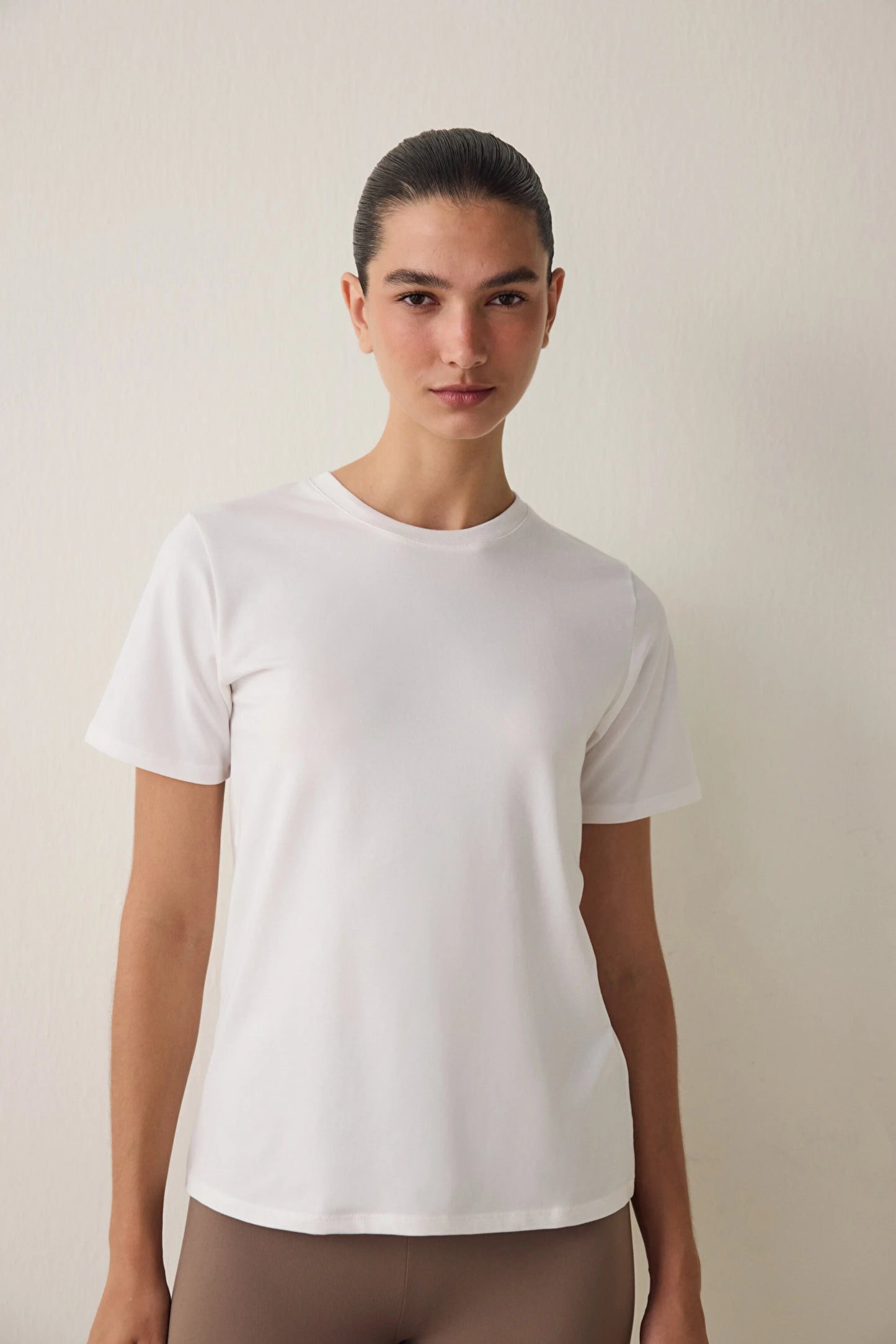 Kırık Beyaz Basic Regular Fit Tişört