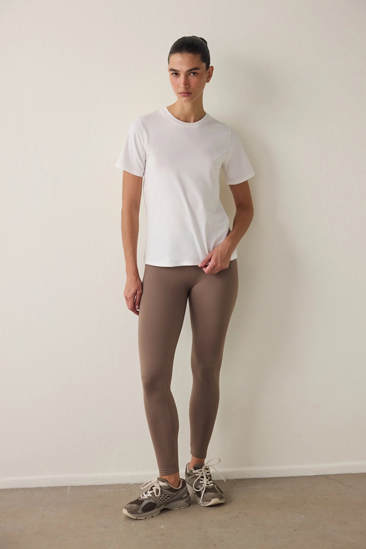 Kırık Beyaz Basic Regular Fit Tişört