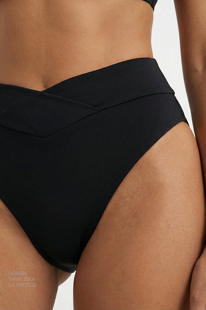 Siyah V Slip Bikini Altı