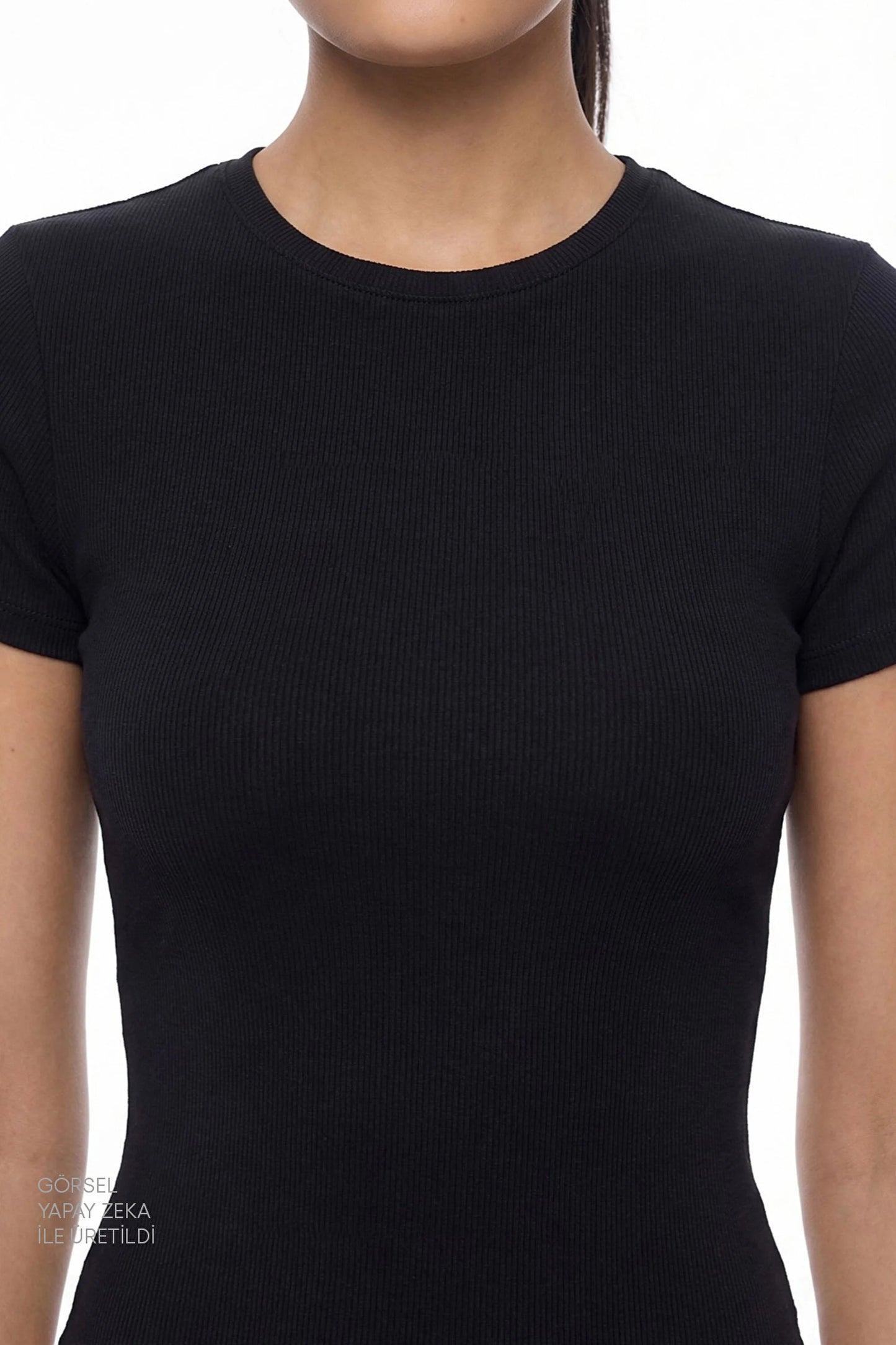 Siyah Bisiklet Yaka Crop Tişört