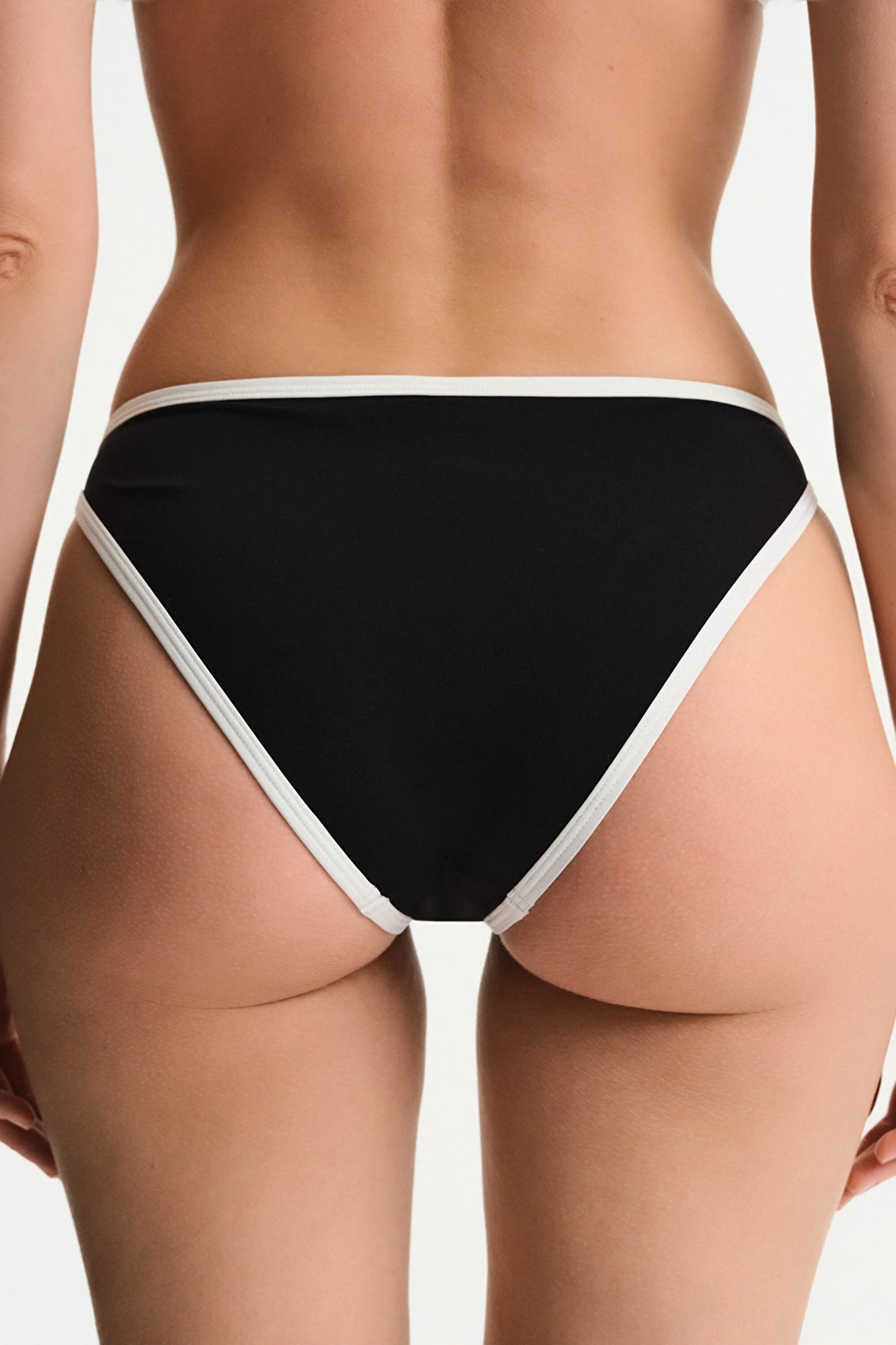 Siyah Nichole Minimal Slip Bikini Altı