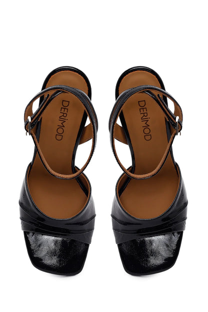 Kadın Siyah Bilekten Tokalı Kalın Topuklu Deri Sandalet