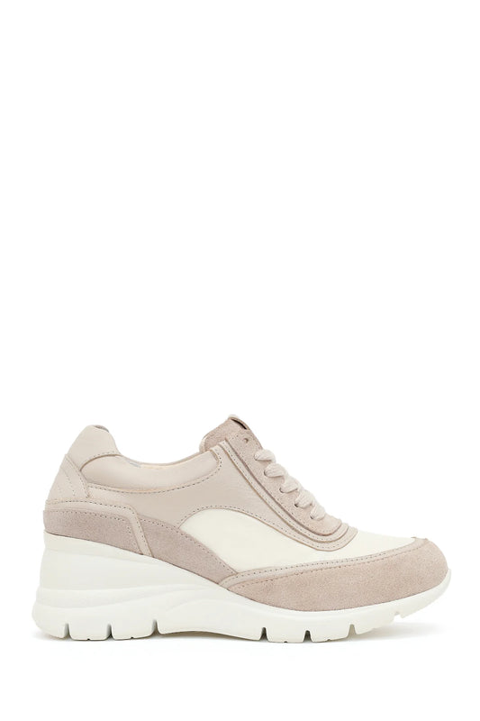 Kadın Bej Bağcıklı Dolgu Topuklu Süet Deri Sneaker