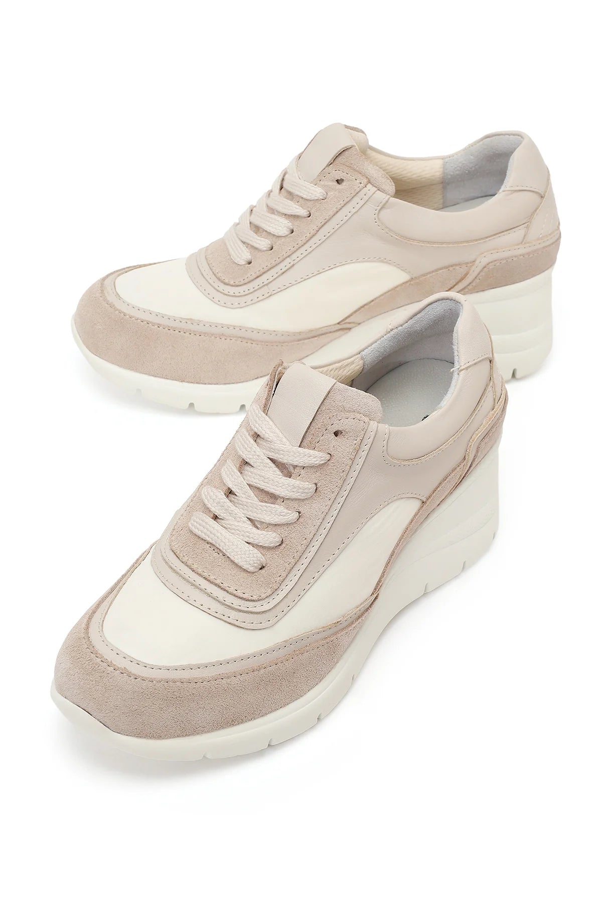 Kadın Bej Bağcıklı Dolgu Topuklu Süet Deri Sneaker