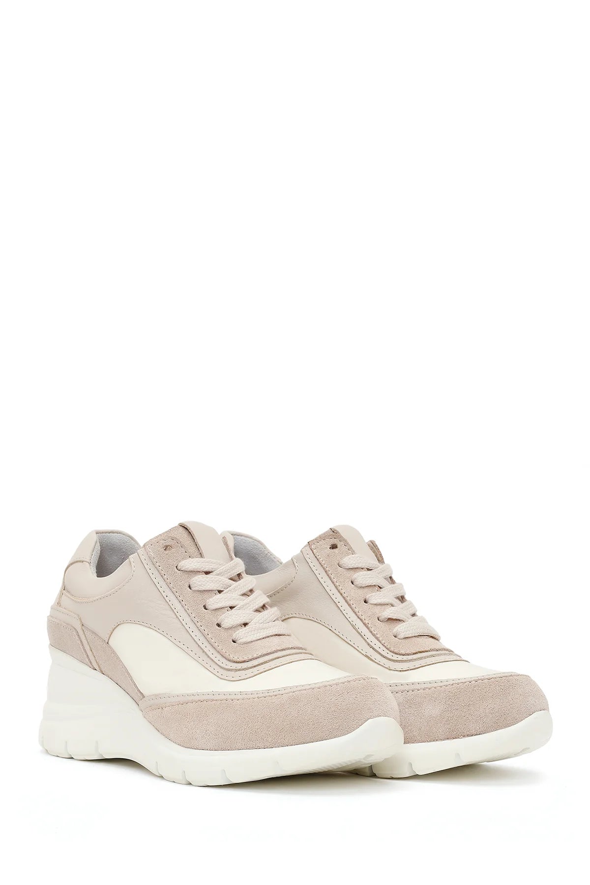Kadın Bej Bağcıklı Dolgu Topuklu Süet Deri Sneaker