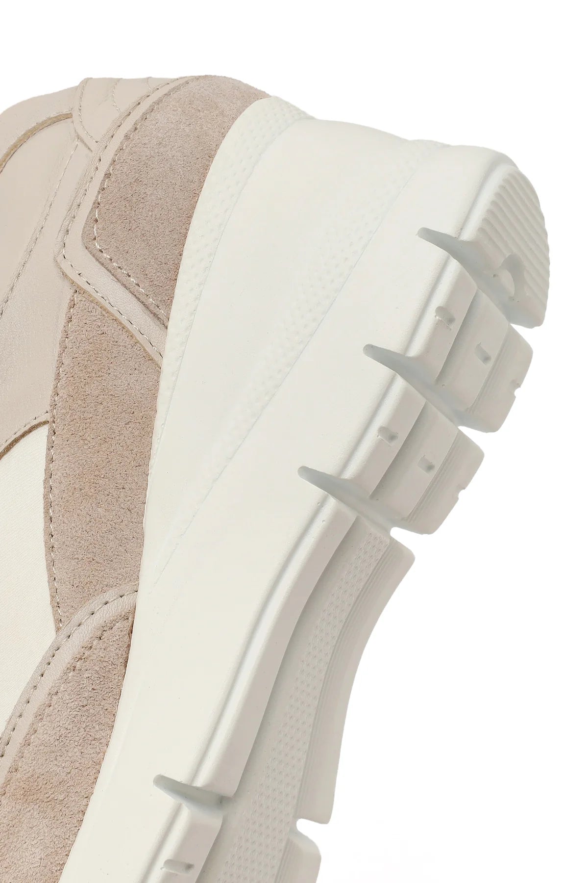 Kadın Bej Bağcıklı Dolgu Topuklu Süet Deri Sneaker