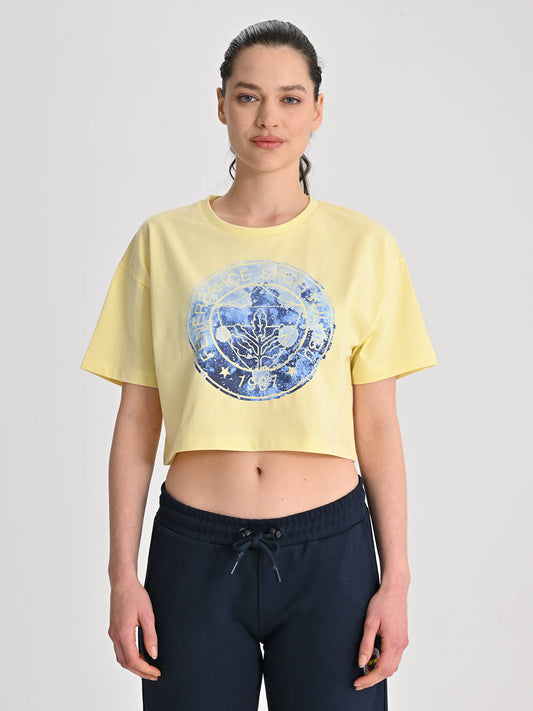 Fenerbahçe Sarı Trend Fırça Detay Logolu Kadın Crop Tshirt