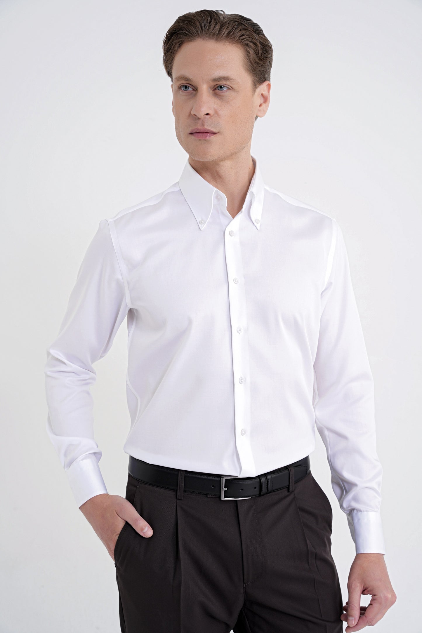 Slim Fit Düğmeli Yüksek Yaka %100 Pamuk Non Iron Kumaş Düz Beyaz Gömlek Gk 760