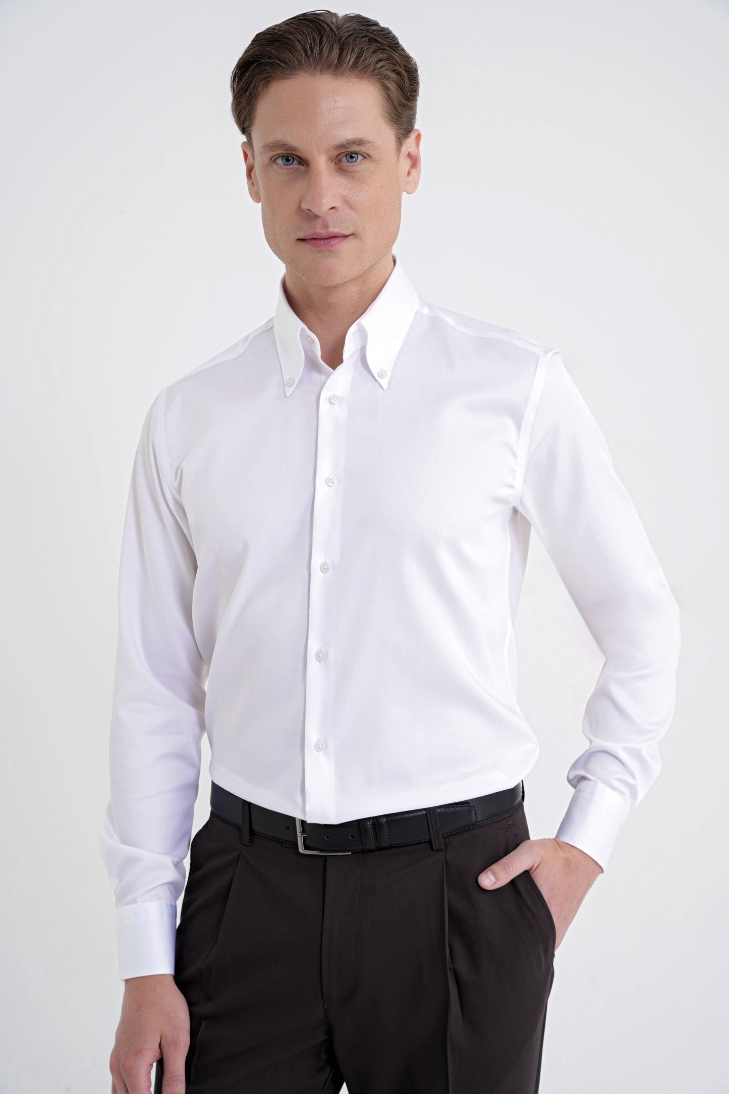 Slim Fit Düğmeli Yüksek Yaka %100 Pamuk Non Iron Kumaş Düz Beyaz Gömlek Gk 760