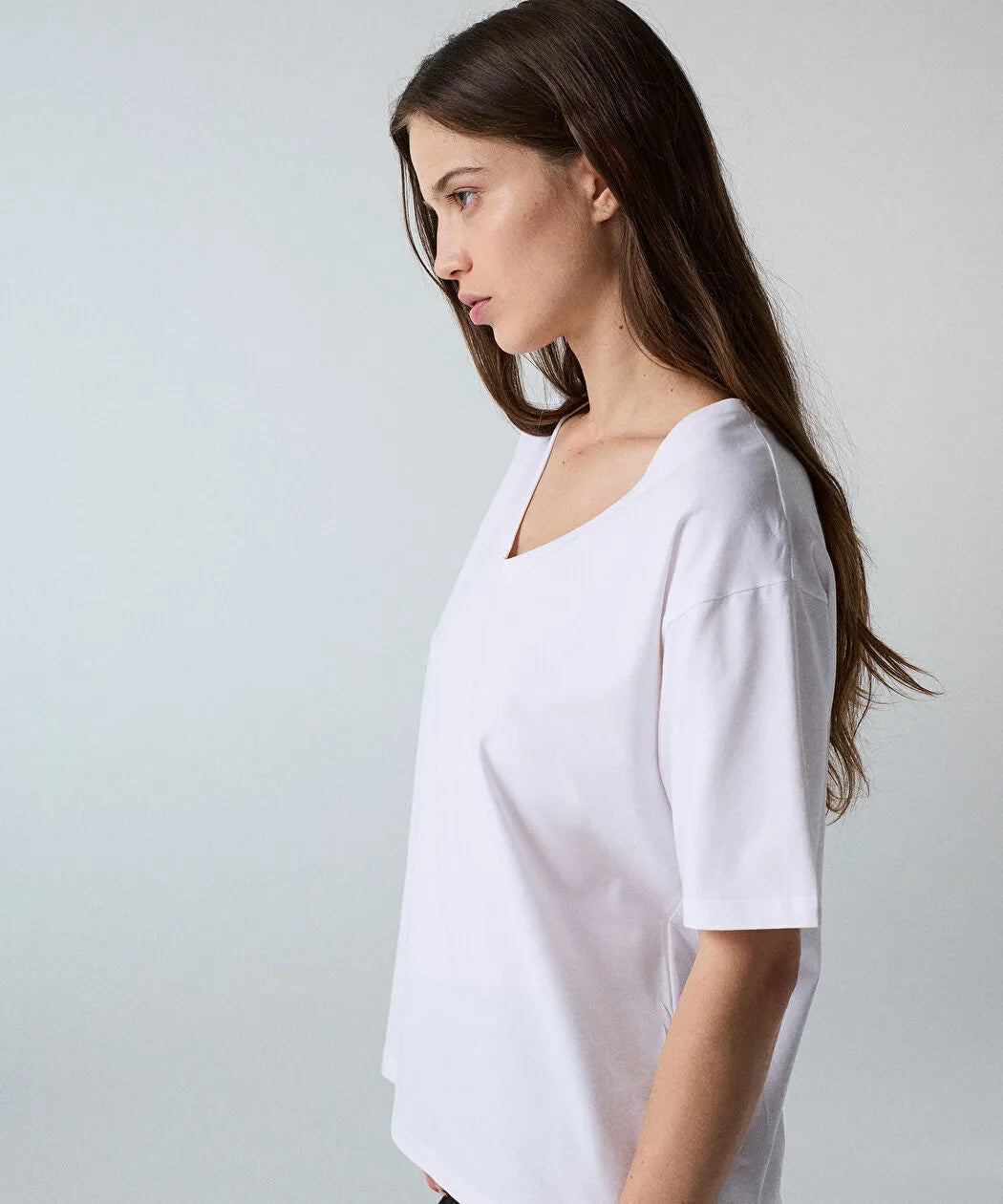 Beyaz V Yaka Basic Tişört Iw6260070138002 | Ipekyol