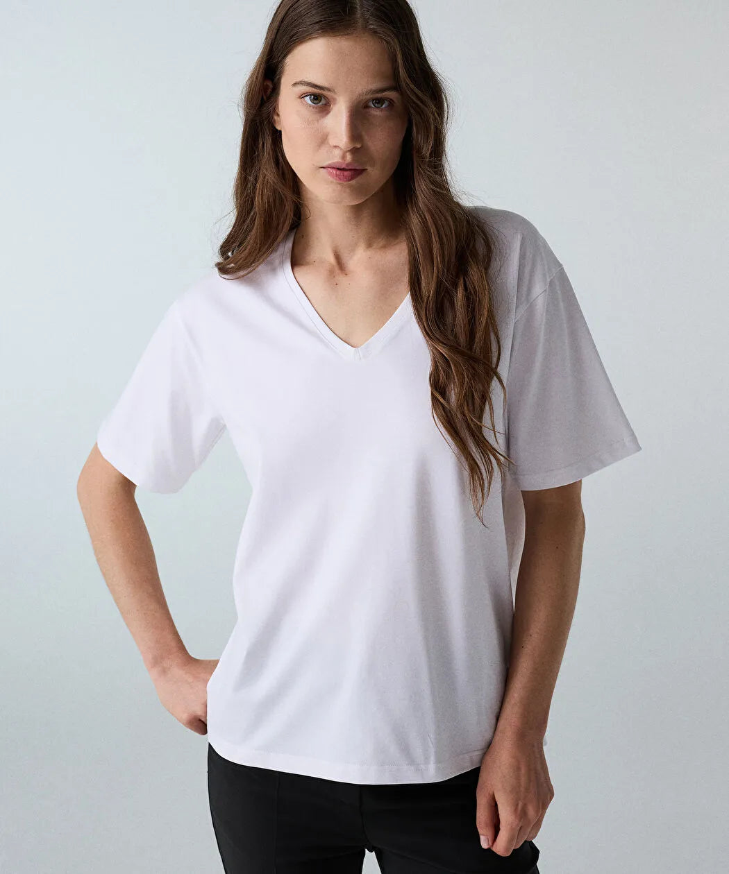 Beyaz V Yaka Basic Tişört Iw6260070138002 | Ipekyol