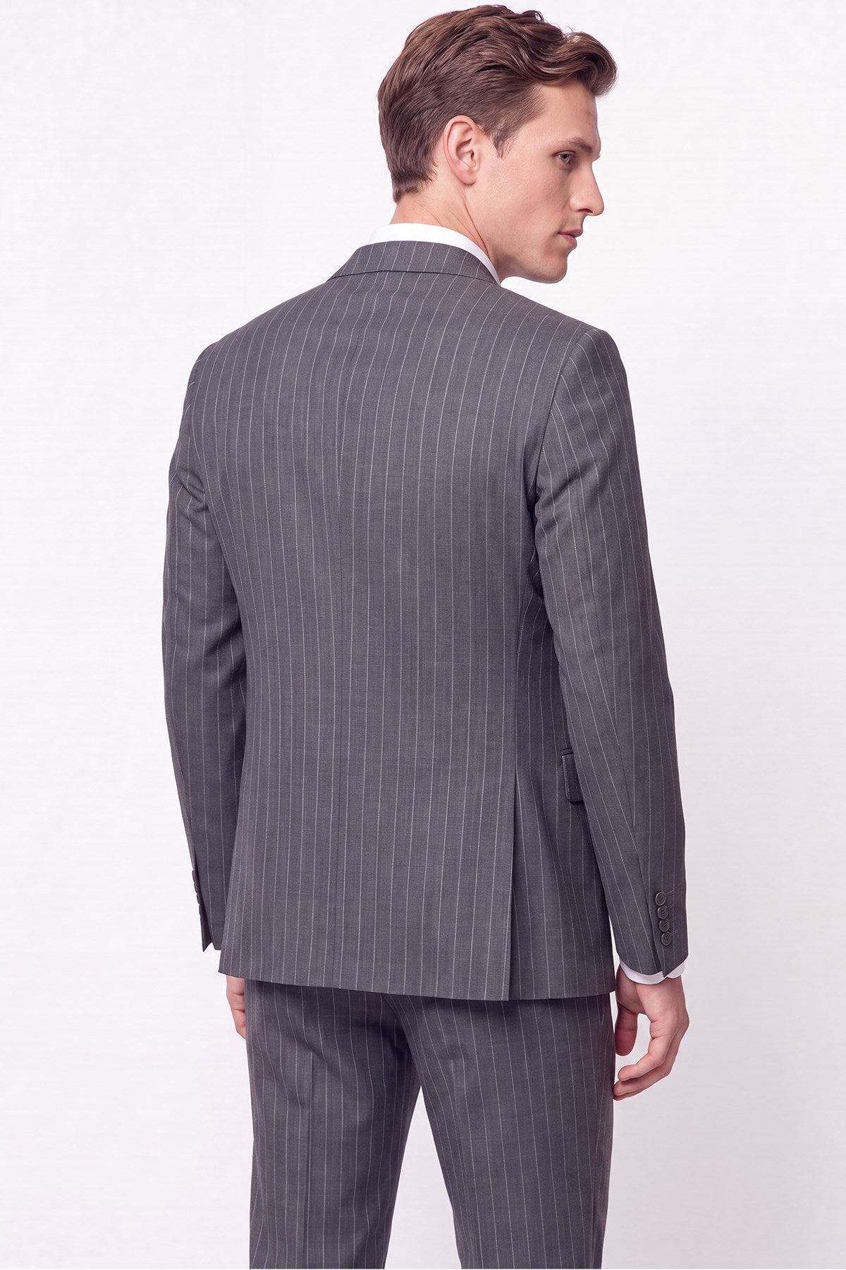 Slim Fit %96 Yünlü Çift Yırtmaç Çizgili Gri Kruvaze Takım Elbise Tk 954
