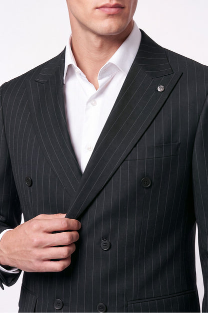 Slim Fit %96 Yünlü Çift Yırtmaç Çizgili Siyah Kruvaze Takım Elbise Tk 954