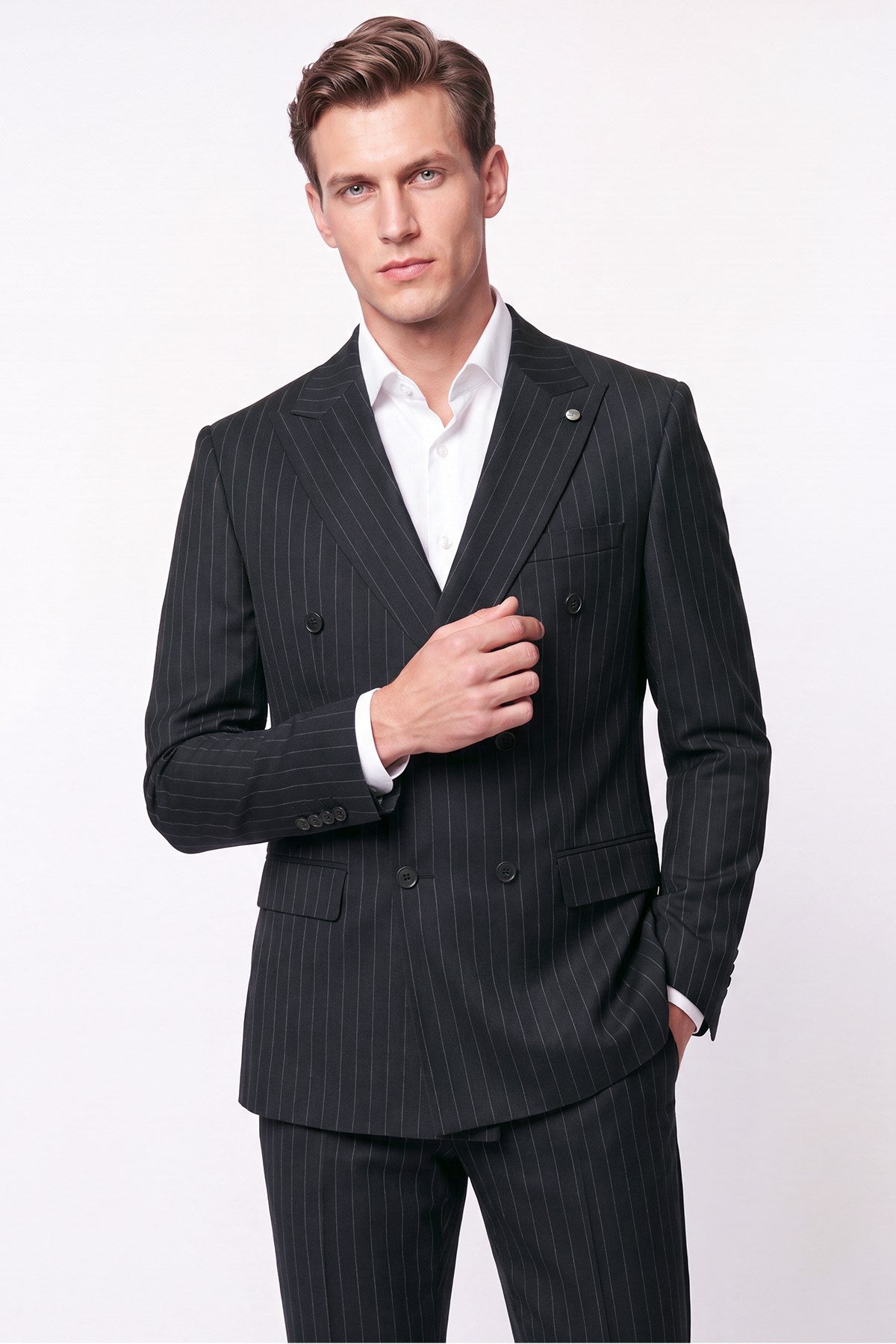 Slim Fit %96 Yünlü Çift Yırtmaç Çizgili Siyah Kruvaze Takım Elbise Tk 954