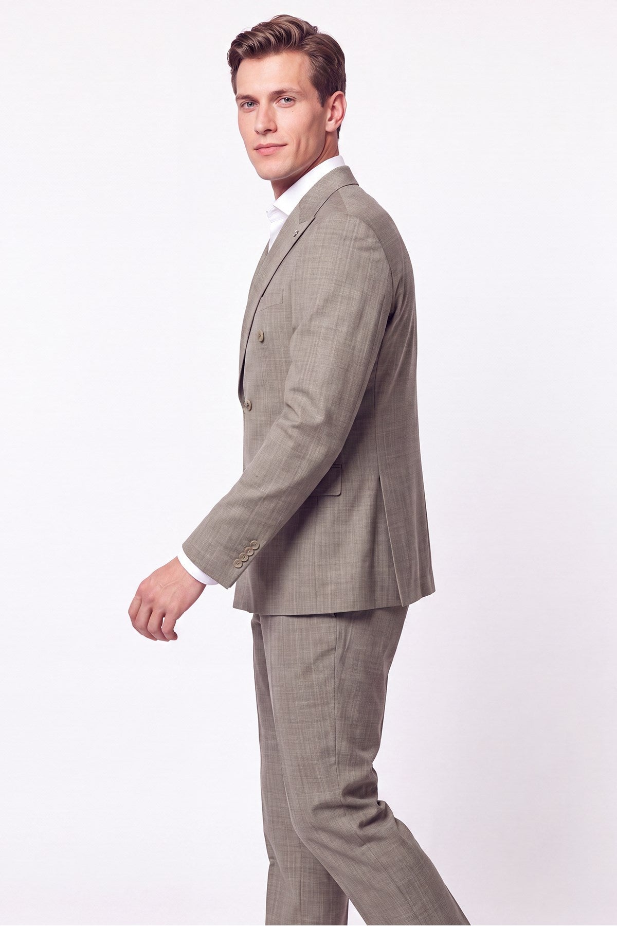 Slim Fit %96 Yünlü Çift Yırtmaç Çizgili Bej Kruvaze Takım Elbise Tk 954