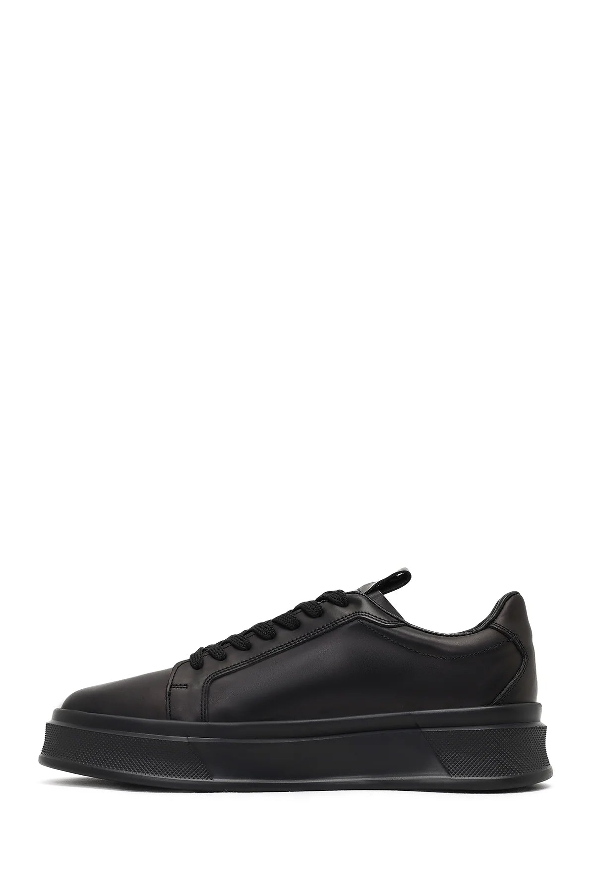 Erkek Siyah Bağcıklı Kalın Tabanlı Deri Sneaker