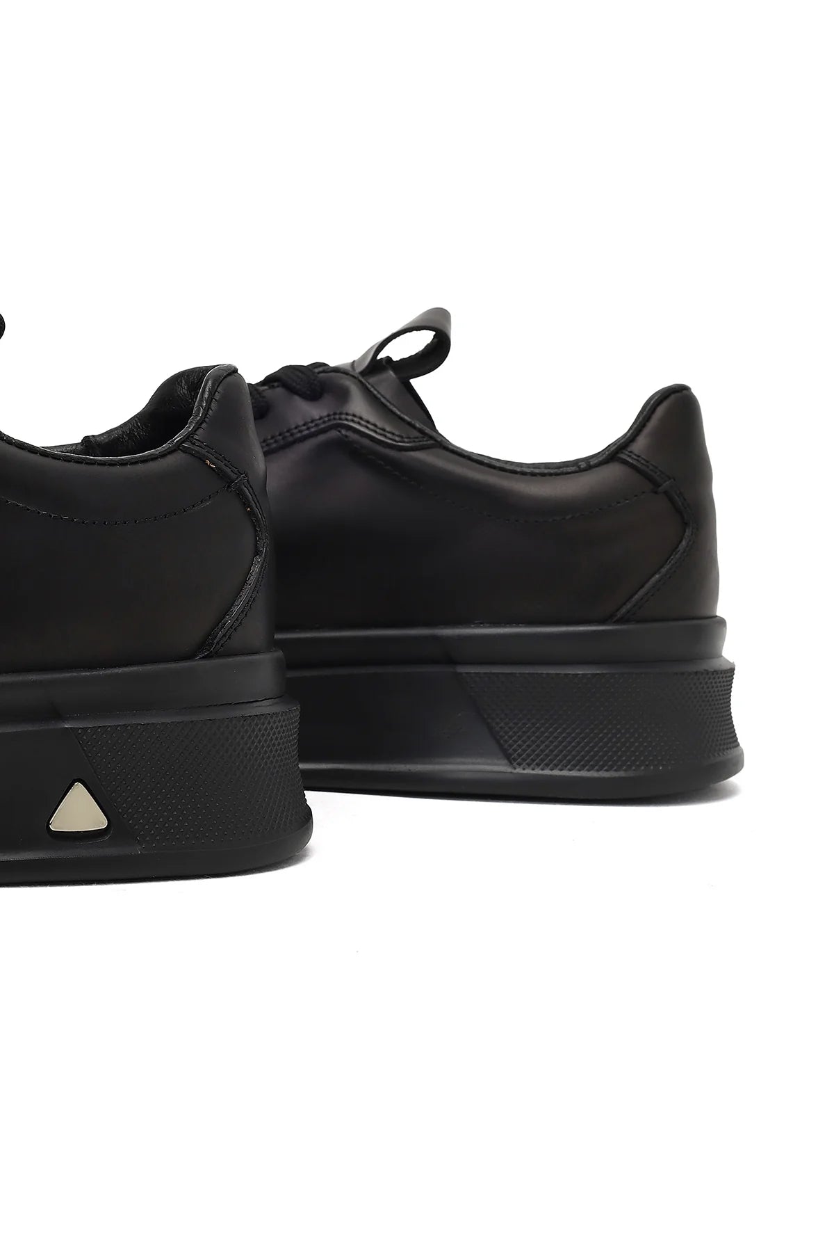 Erkek Siyah Bağcıklı Kalın Tabanlı Deri Sneaker
