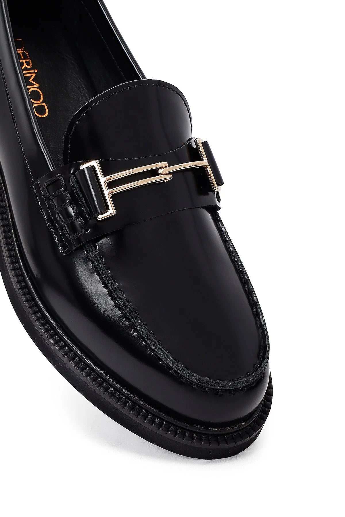 Kadın Siyah Tokalı Deri Maskülen Loafer