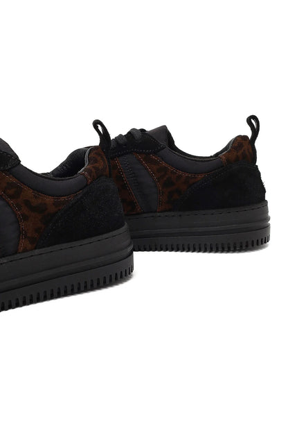 Kadın Siyah Bağcıklı Kalın Tabanlı Desenli Deri Sneaker