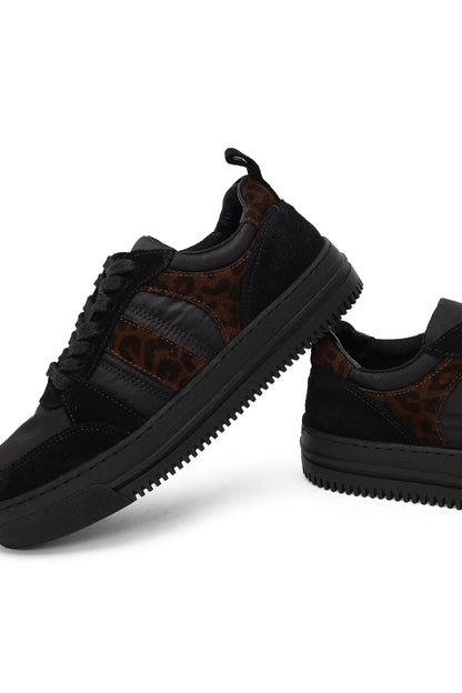 Kadın Siyah Bağcıklı Kalın Tabanlı Desenli Deri Sneaker