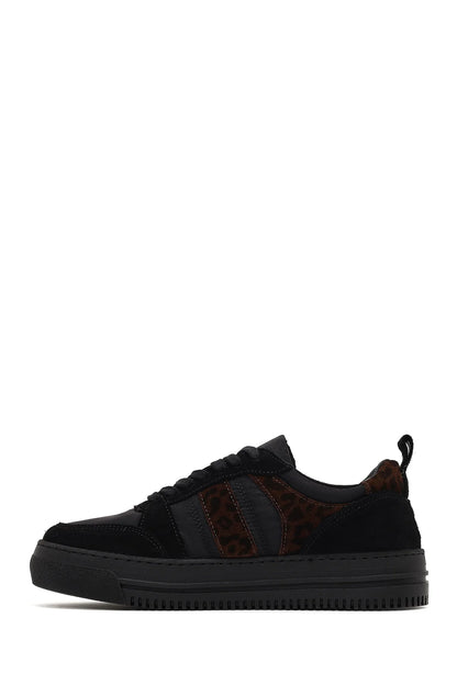 Kadın Siyah Bağcıklı Kalın Tabanlı Desenli Deri Sneaker