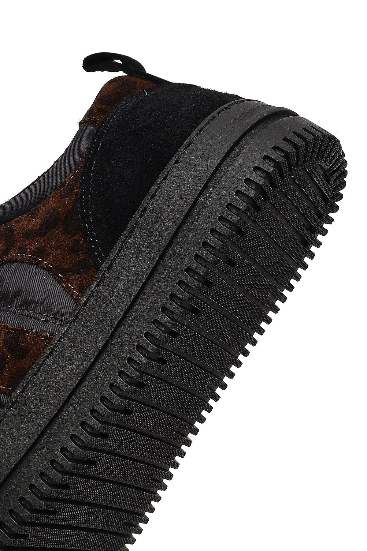 Kadın Siyah Bağcıklı Kalın Tabanlı Desenli Deri Sneaker