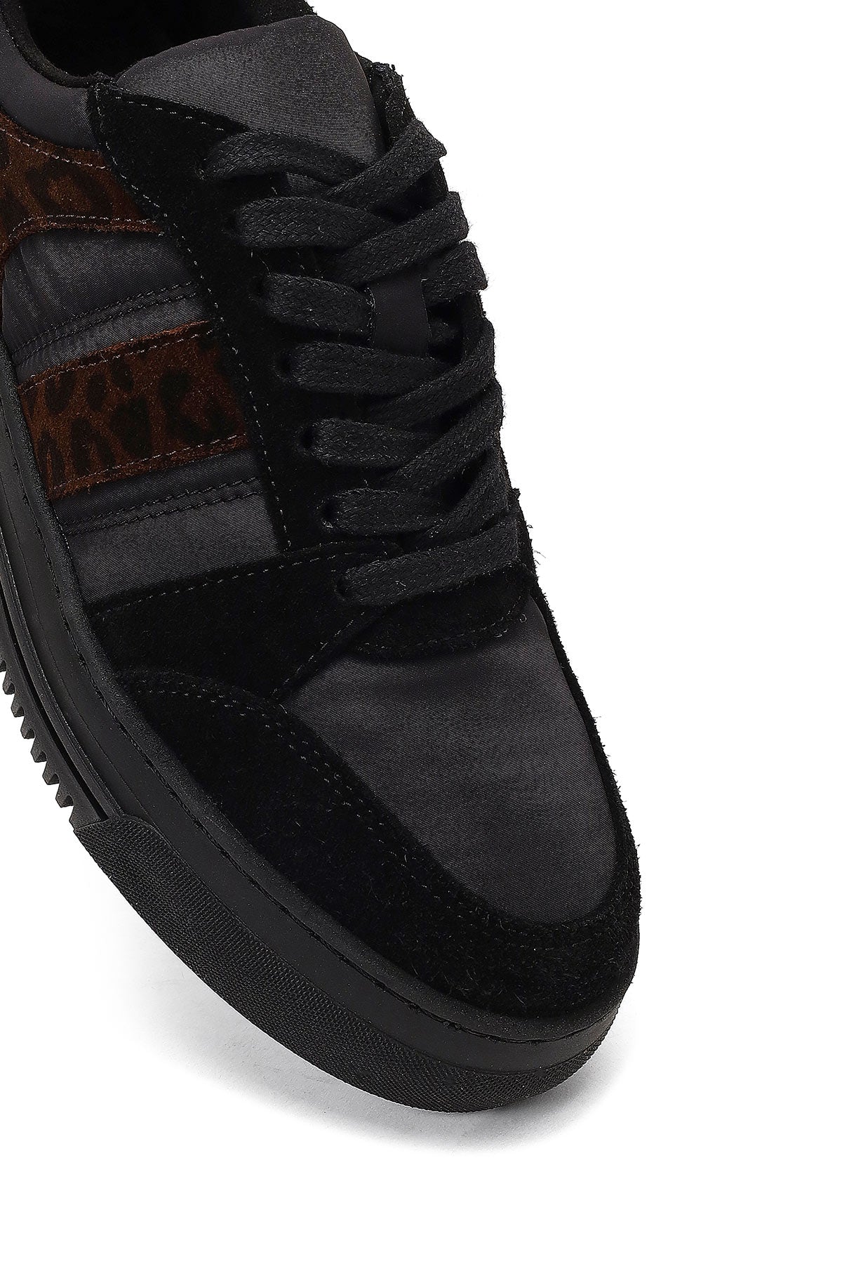 Kadın Siyah Bağcıklı Kalın Tabanlı Desenli Deri Sneaker