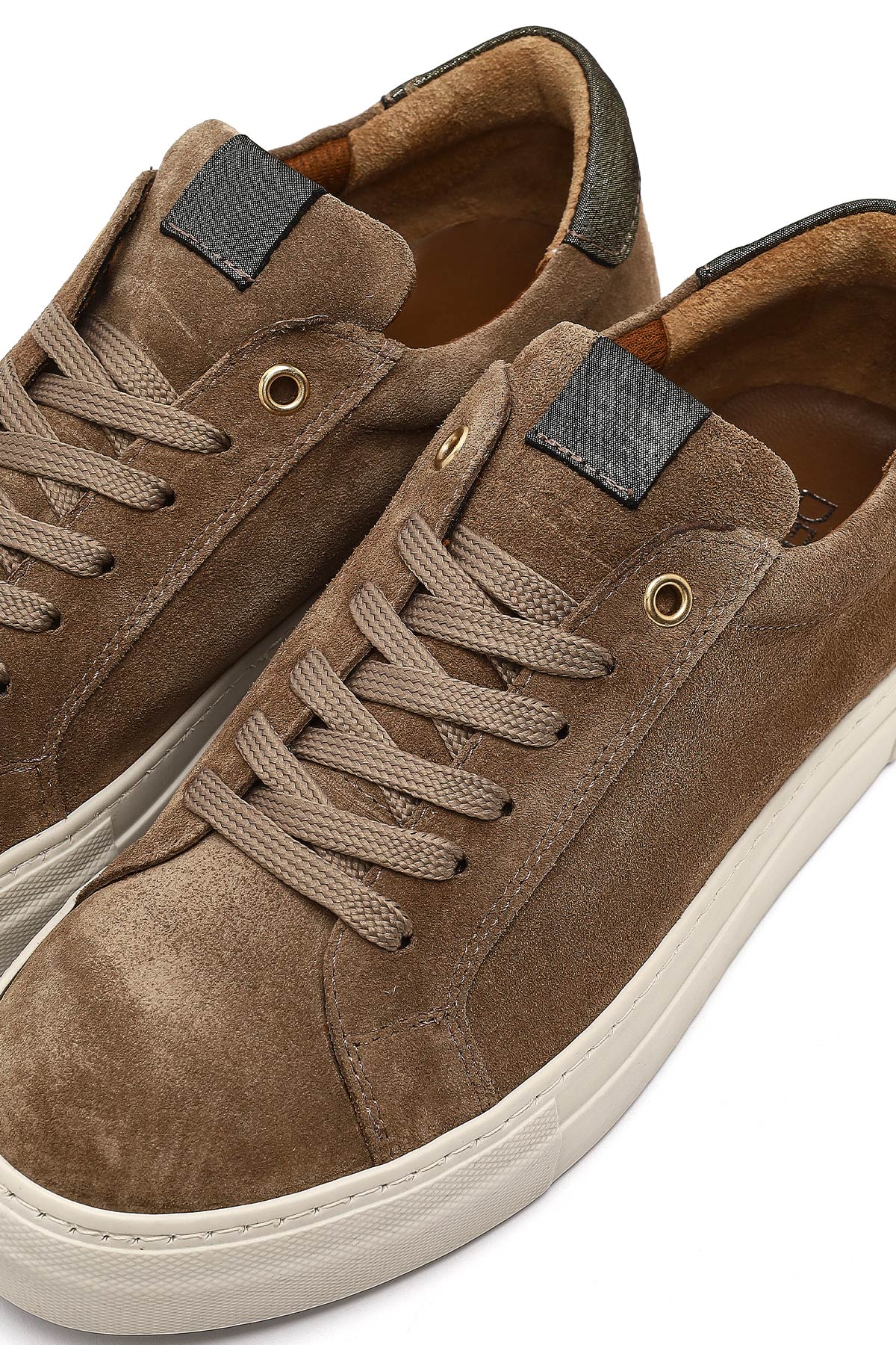 Kadın Bej Bağcıklı Kalın Tabanlı Süet Deri Sneaker
