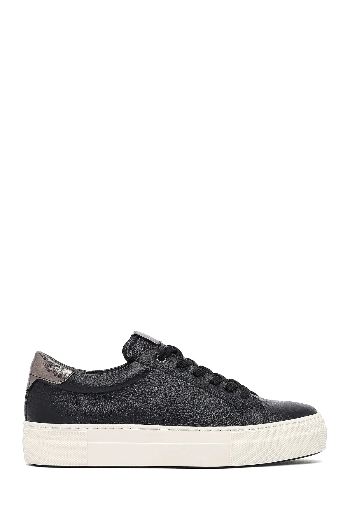 Kadın Siyah Bağcıklı Kalın Tabanlı Deri Sneaker
