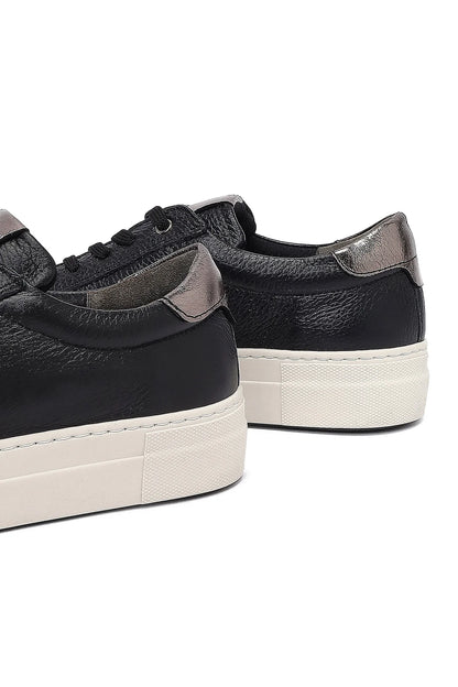 Kadın Siyah Bağcıklı Kalın Tabanlı Deri Sneaker