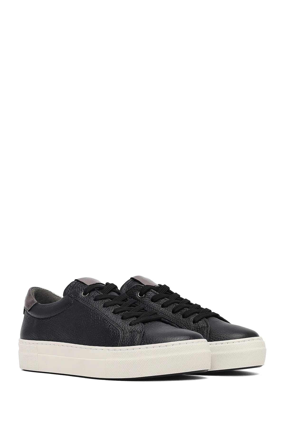 Kadın Siyah Bağcıklı Kalın Tabanlı Deri Sneaker
