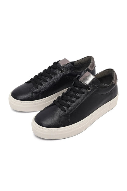 Kadın Siyah Bağcıklı Kalın Tabanlı Deri Sneaker