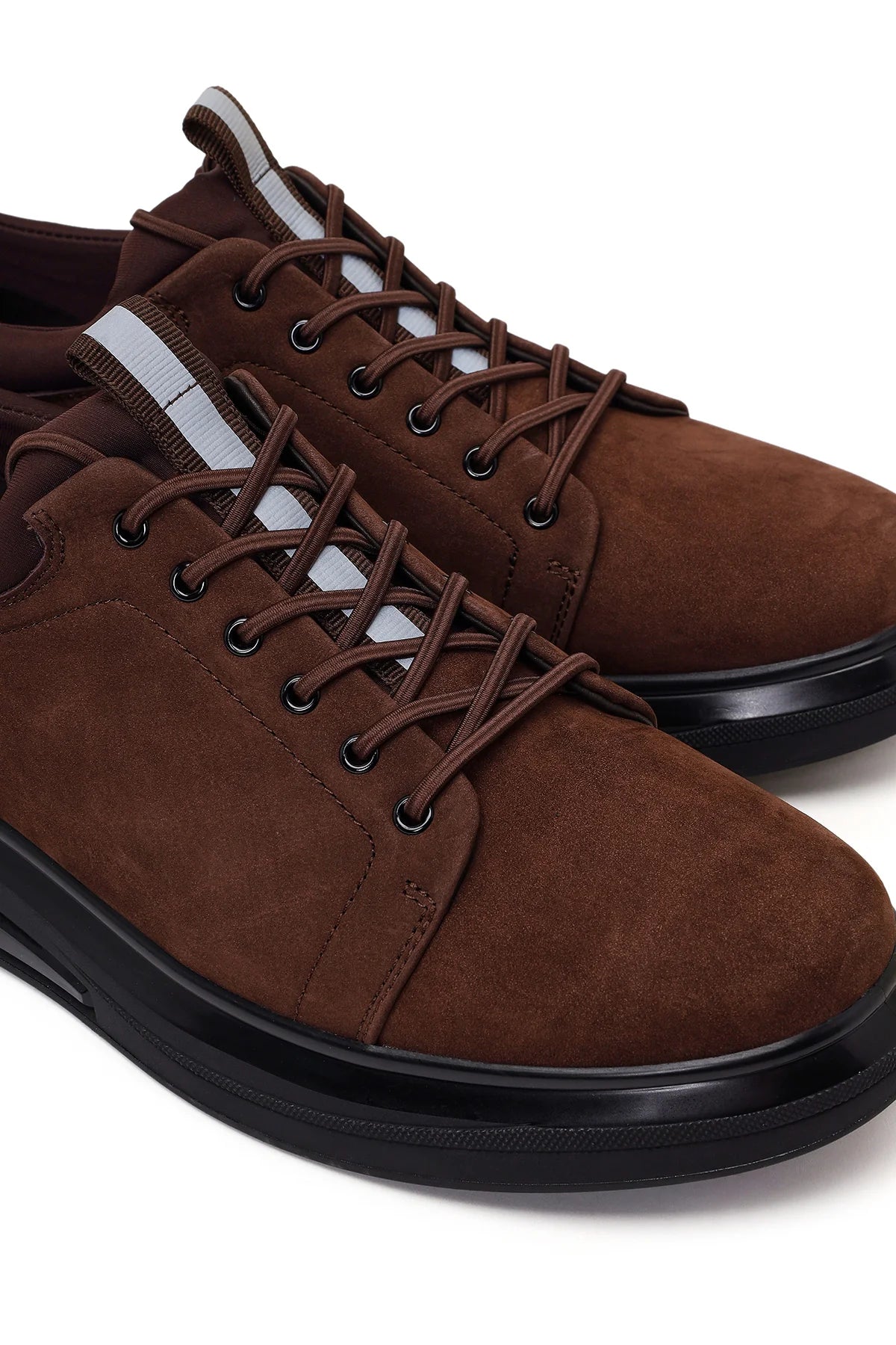 Erkek Kahverengi Bağcıklı Kalın Tabanlı Nubuk Deri Sneaker