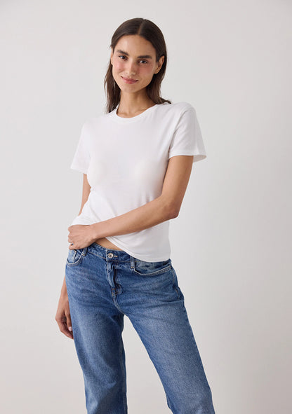 Beyaz Bisiklet Yaka Slim Fit Pamuklu Tişört