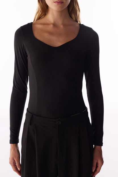Siyah Kalp Yakalı Uzun Kollu Bodysuit