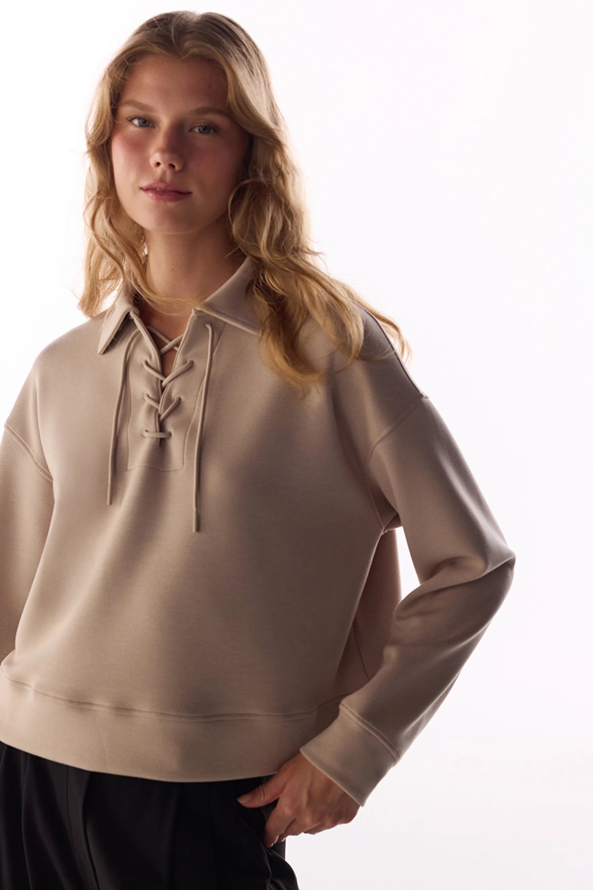 Bej Ipeksi Dokunuş Silky Touch Bağcıklı Uzun Kollu Sweatshirt