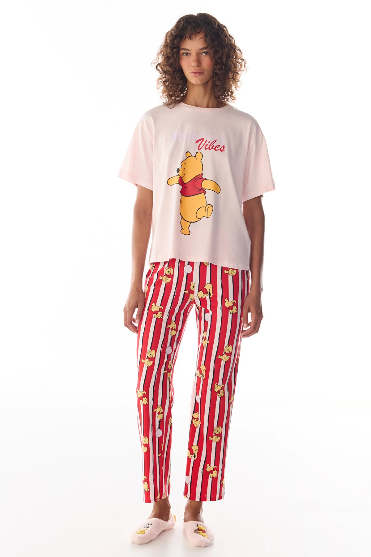 Pembe Winnie The Pooh Monday Vibes Ayı Desenli Pantolon Kısa Kollu Pijama Takımı