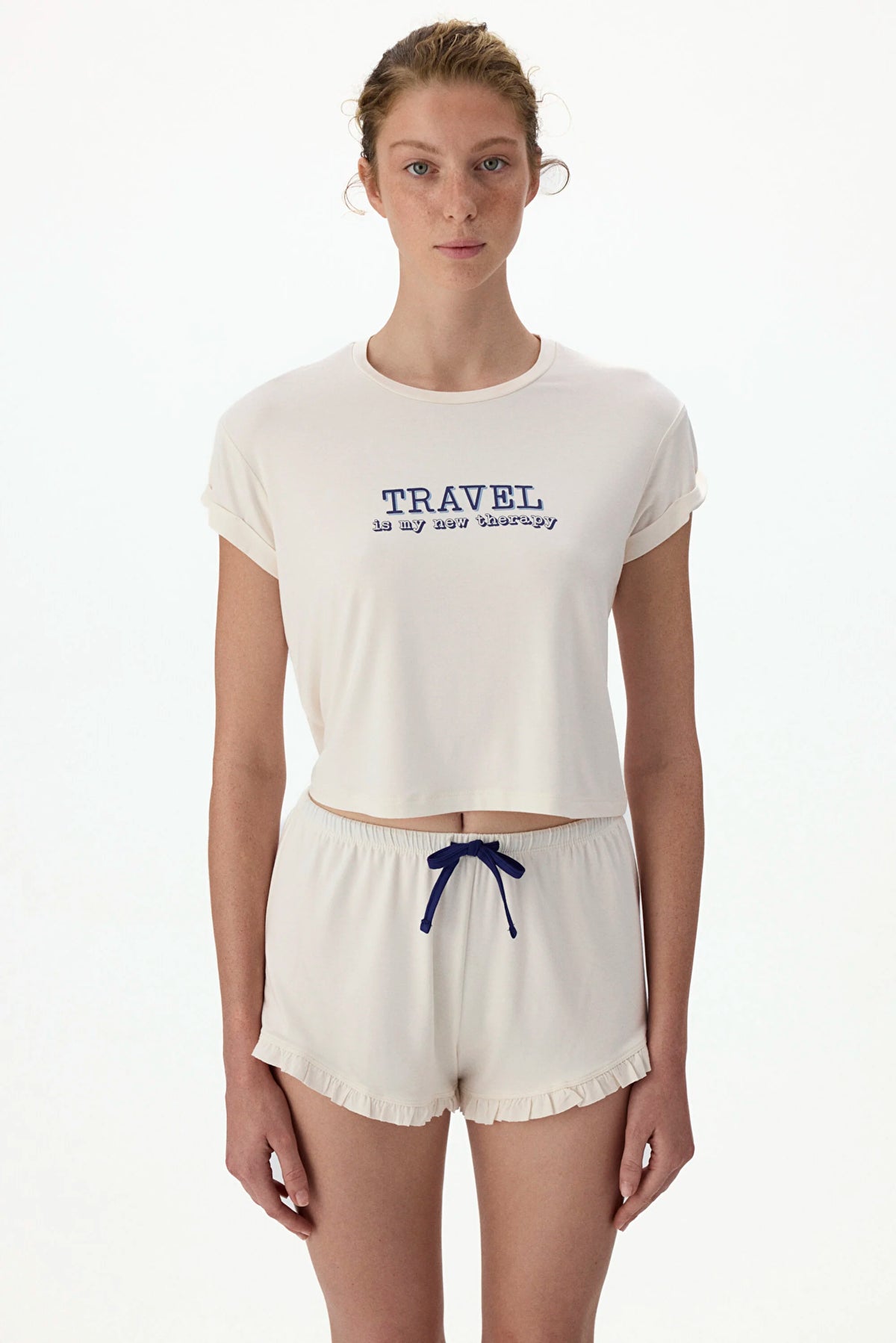 Ekru Travel Slogan Desenli Fırfırlı Kısa Kollu Şort Pijama Takımı