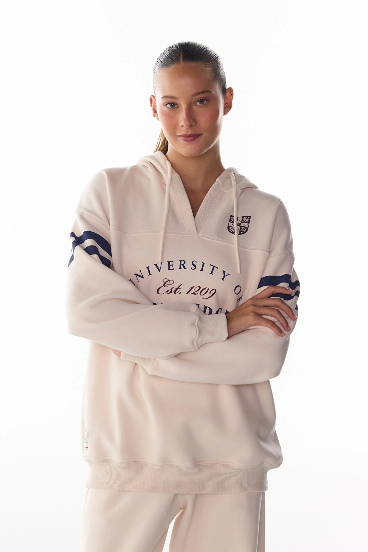 Ekru Cambridge Baskılı V Yaka Kapüşonlu Sweatshirt