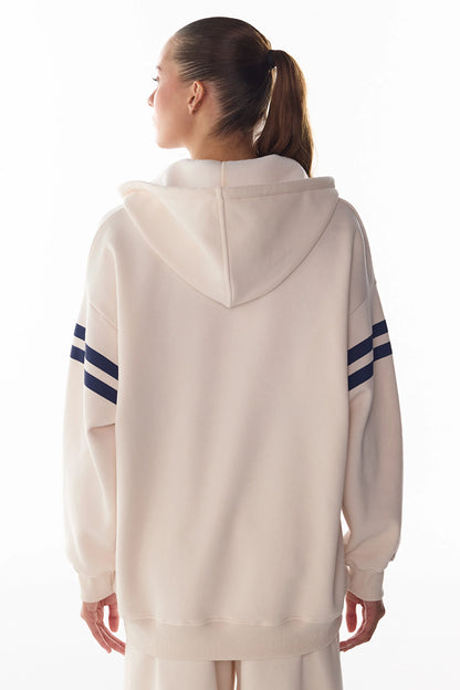 Ekru Cambridge Baskılı V Yaka Kapüşonlu Sweatshirt