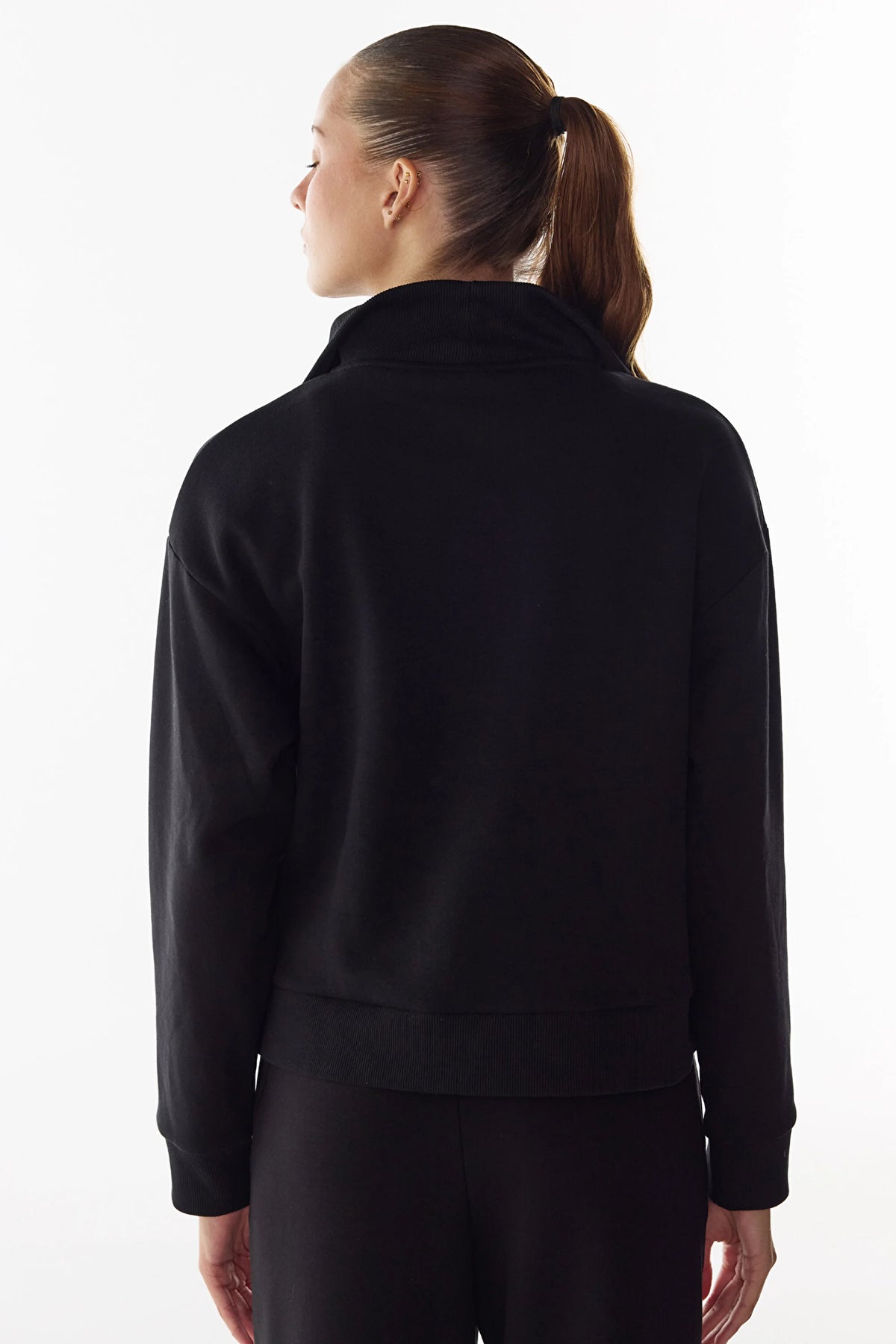 Siyah Yarım Fermuarlı Şardonlu Sweatshirt